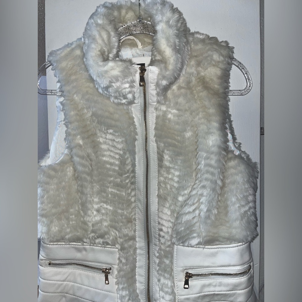 Ci Sono white vest. Good condition